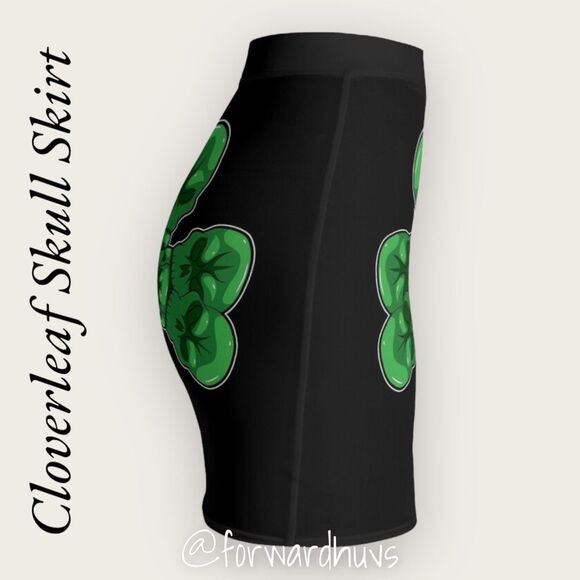 Skull Clover Mini Skirt Size XL - Picture 5 of 11
